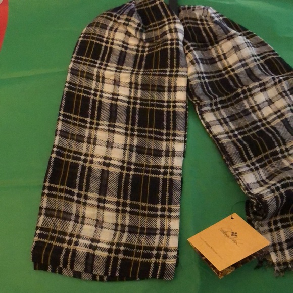 Patricia Nash Black & White Plaid Scarf 100% Viscose Fringed Edges OS NWT - Picture 6 of 13